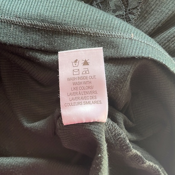 Hunter green top with lace trim - Picture 6 of 7